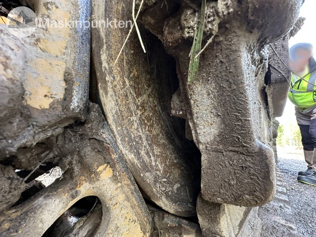 Utovarivač guseničar Liebherr 624: slika 28