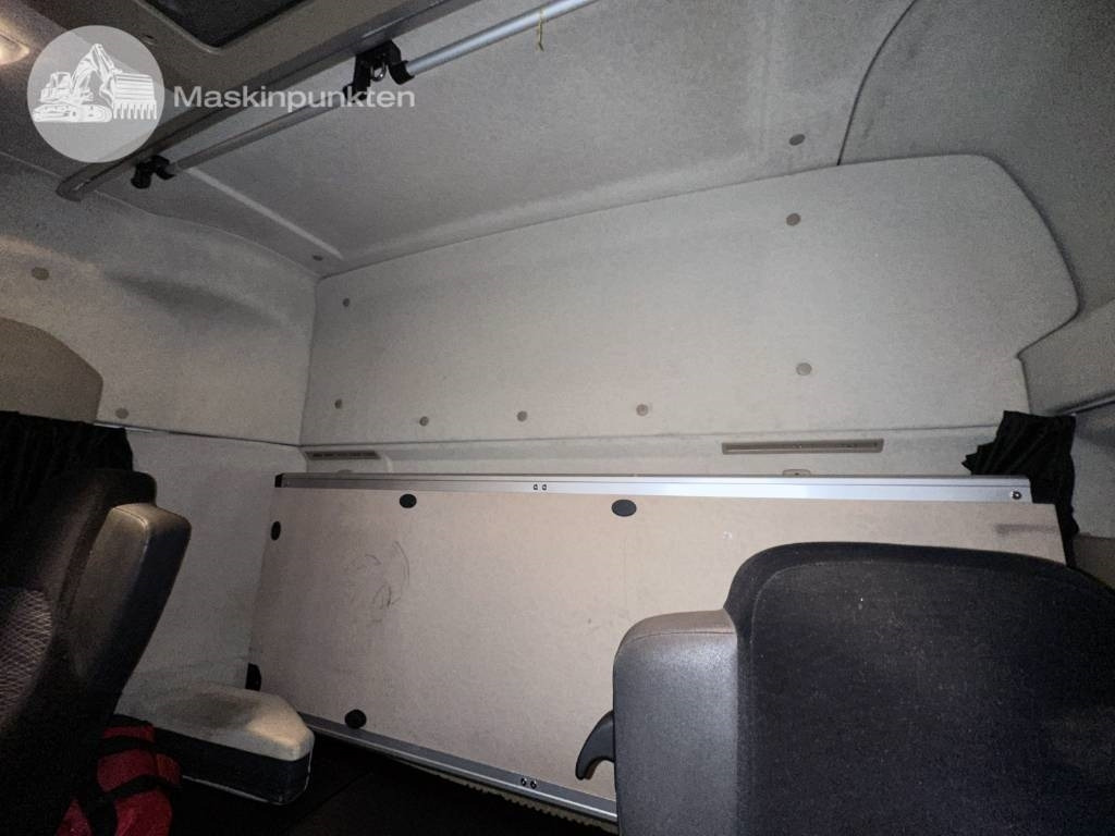 Kamion sa zatvorenim sandukom Mercedes-Benz Actros 2545: slika 15