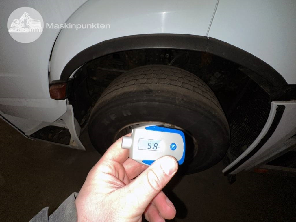 Kamion sa zatvorenim sandukom Mercedes-Benz Actros 2545: slika 35