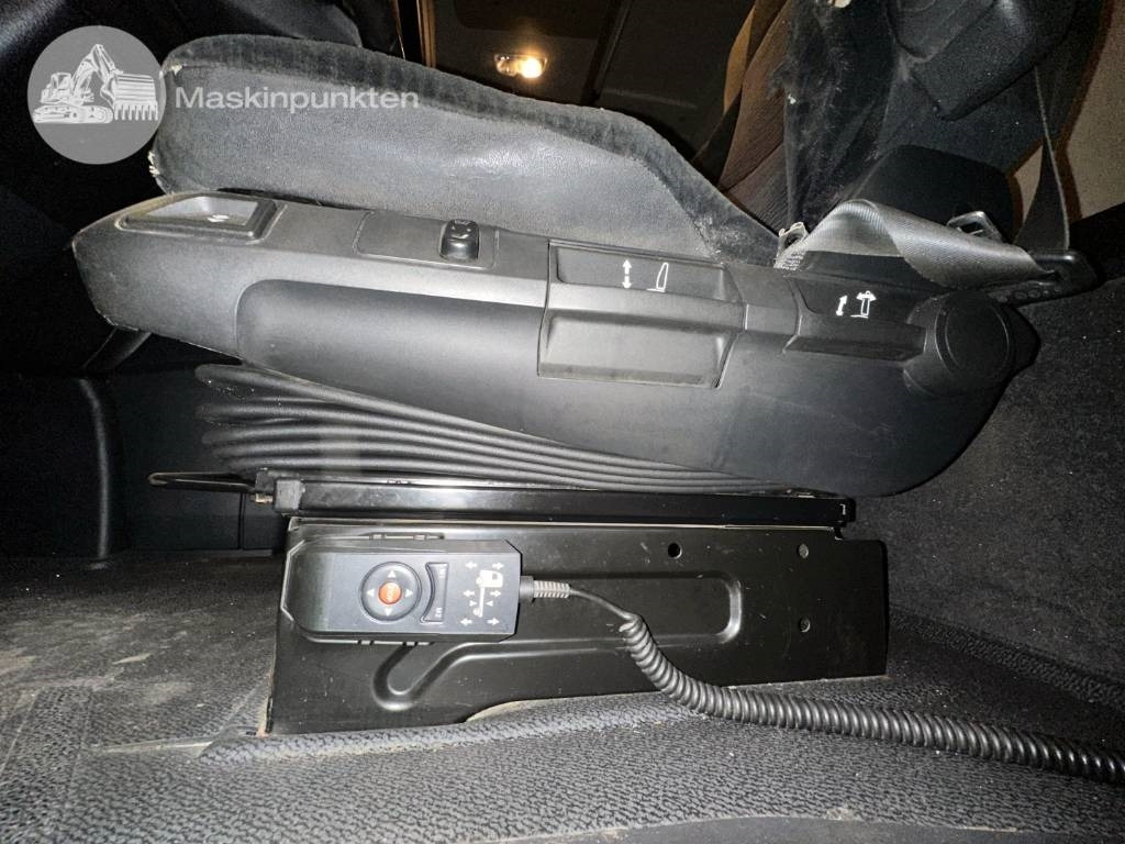 Kamion sa zatvorenim sandukom Mercedes-Benz Actros 2545: slika 11