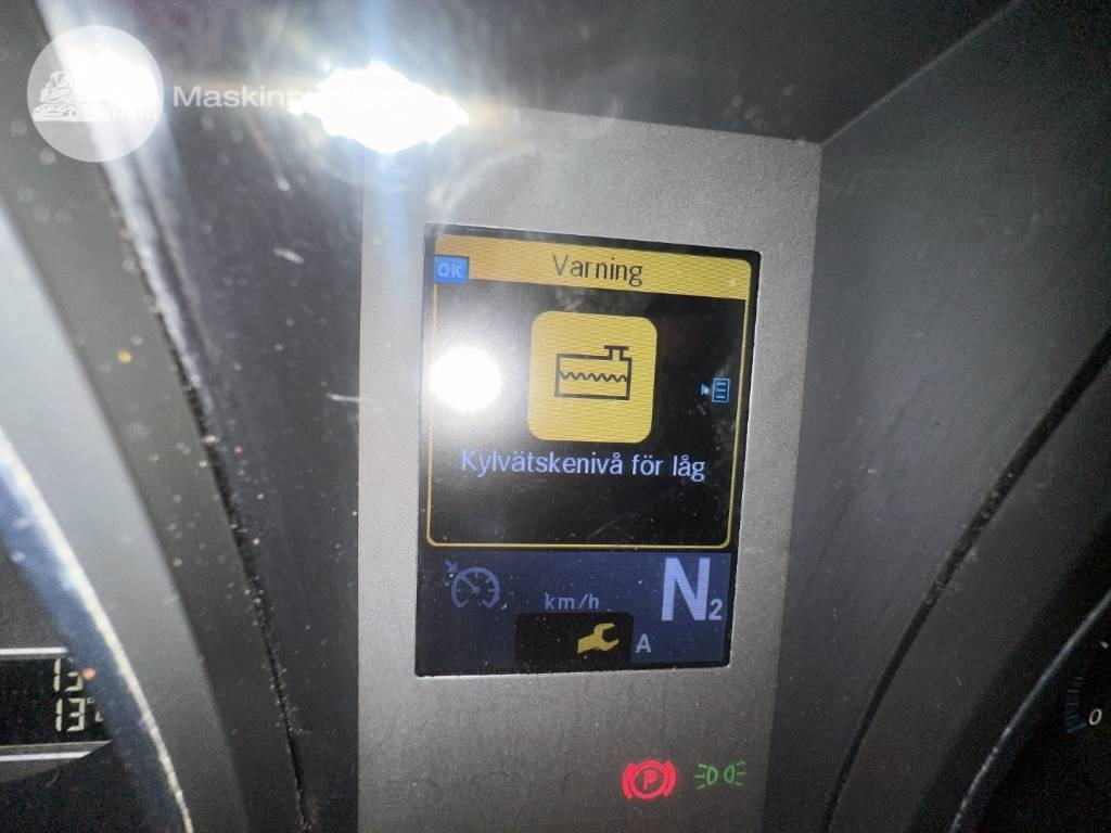 Kamion sa zatvorenim sandukom Mercedes-Benz Actros 2545: slika 28