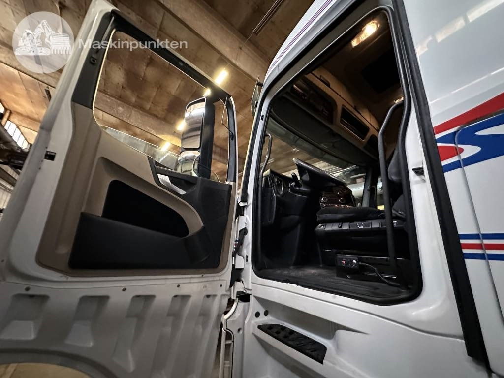 Kamion sa zatvorenim sandukom Mercedes-Benz Actros 2545: slika 8