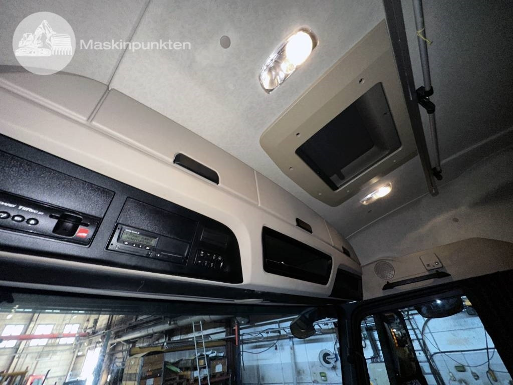 Kamion sa zatvorenim sandukom Mercedes-Benz Actros 2545: slika 17