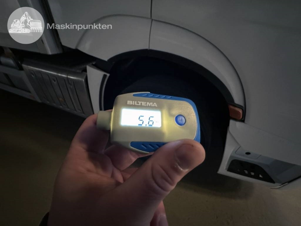 Kamion sa zatvorenim sandukom Mercedes-Benz Actros 2545: slika 47