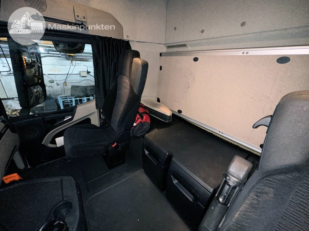 Kamion sa zatvorenim sandukom Mercedes-Benz Actros 2545: slika 14