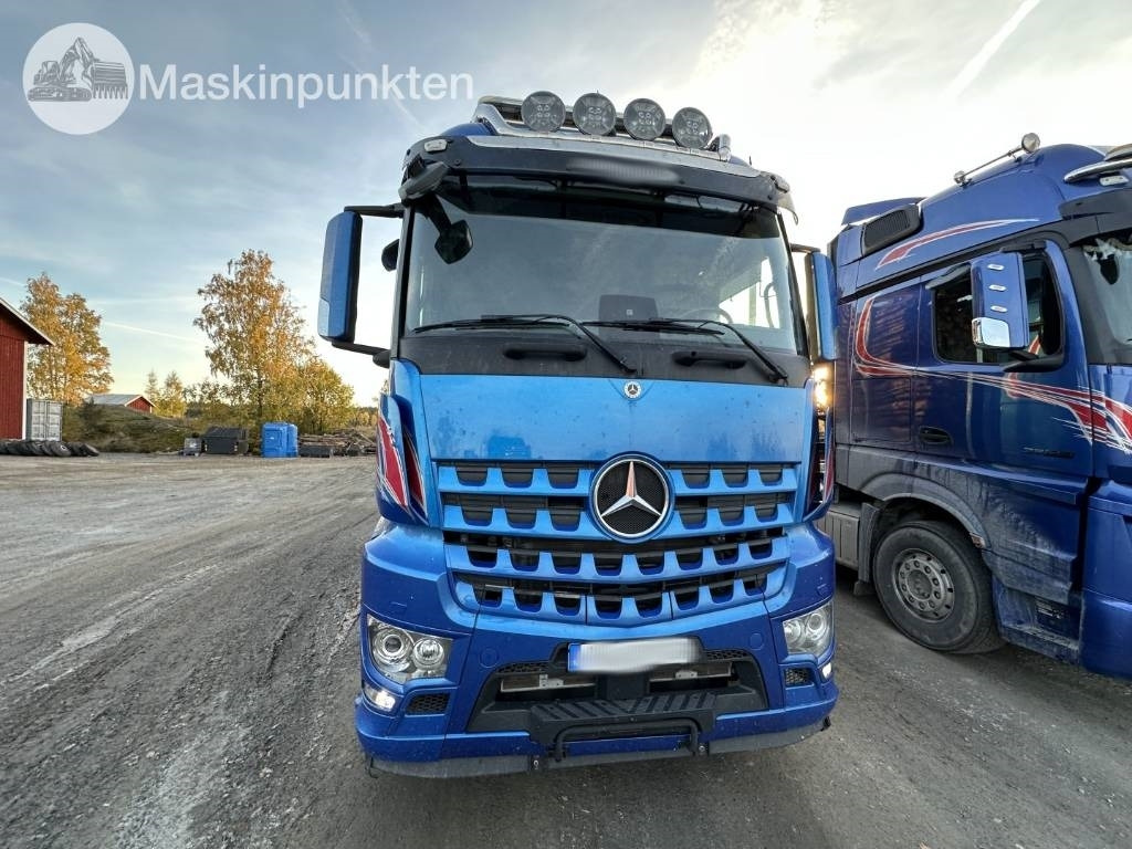 Mercedes-Benz Arocs 2858 timmerbil med kran - Šticar: slika 2 Mercedes-Benz Arocs 2858 timmerbil med kran - Šticar: slika 2