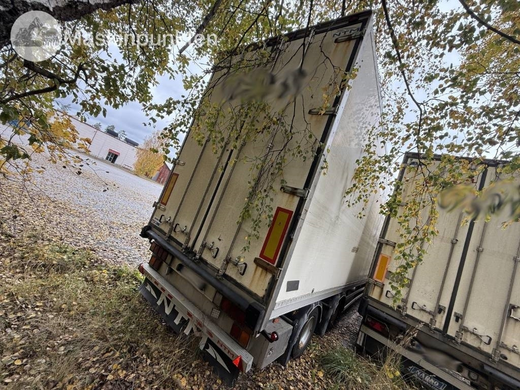 NTM UTP-29/39L-4 - Prikolica sa zatvorenim sandukom: slika 4 NTM UTP-29/39L-4 - Prikolica sa zatvorenim sandukom: slika 4