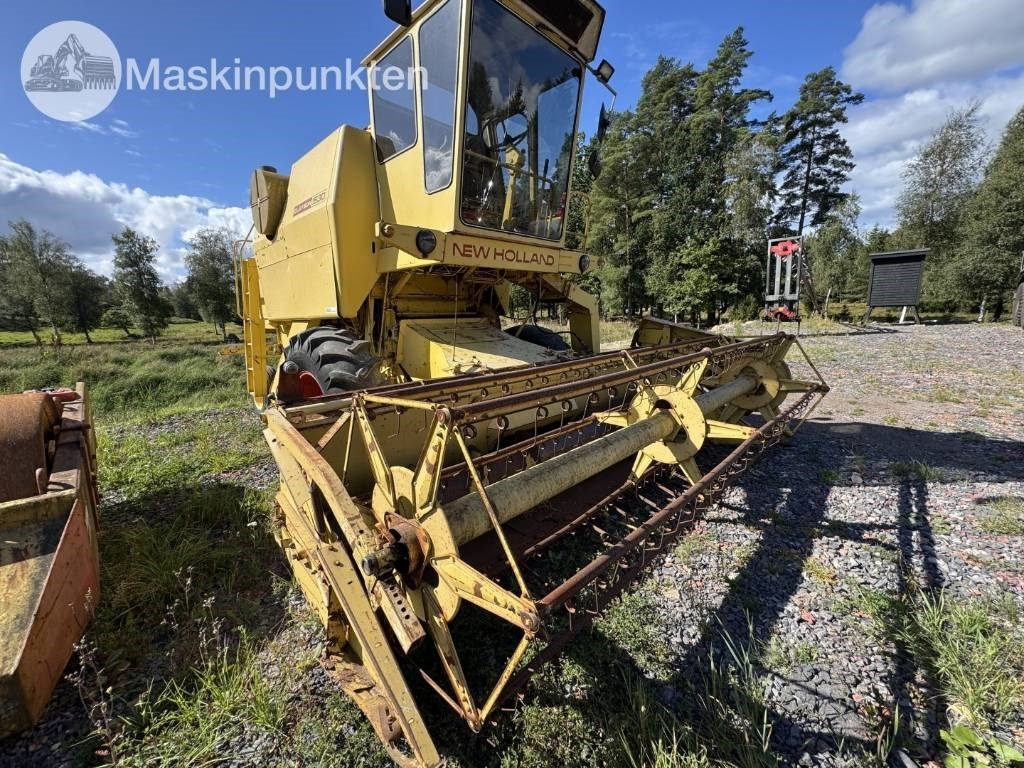 New Holland 1530 - Kombinovani kombajn: slika 5 New Holland 1530 - Kombinovani kombajn: slika 5