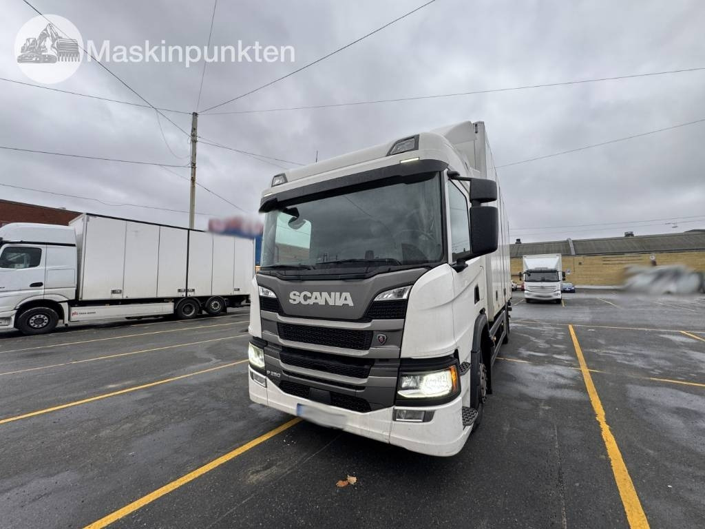 Scania P 250 - Kamion sa zatvorenim sandukom: slika 1 Scania P 250 - Kamion sa zatvorenim sandukom: slika 1