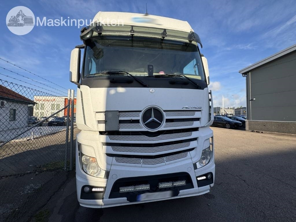 Mercedes-Benz Actros 963-4-C  - Tegljač: slika 4 Mercedes-Benz Actros 963-4-C  - Tegljač: slika 4