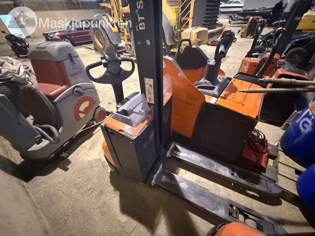 Toyota BT SWE 80 L - Električni viljuškar: slika 4 Toyota BT SWE 80 L - Električni viljuškar: slika 4