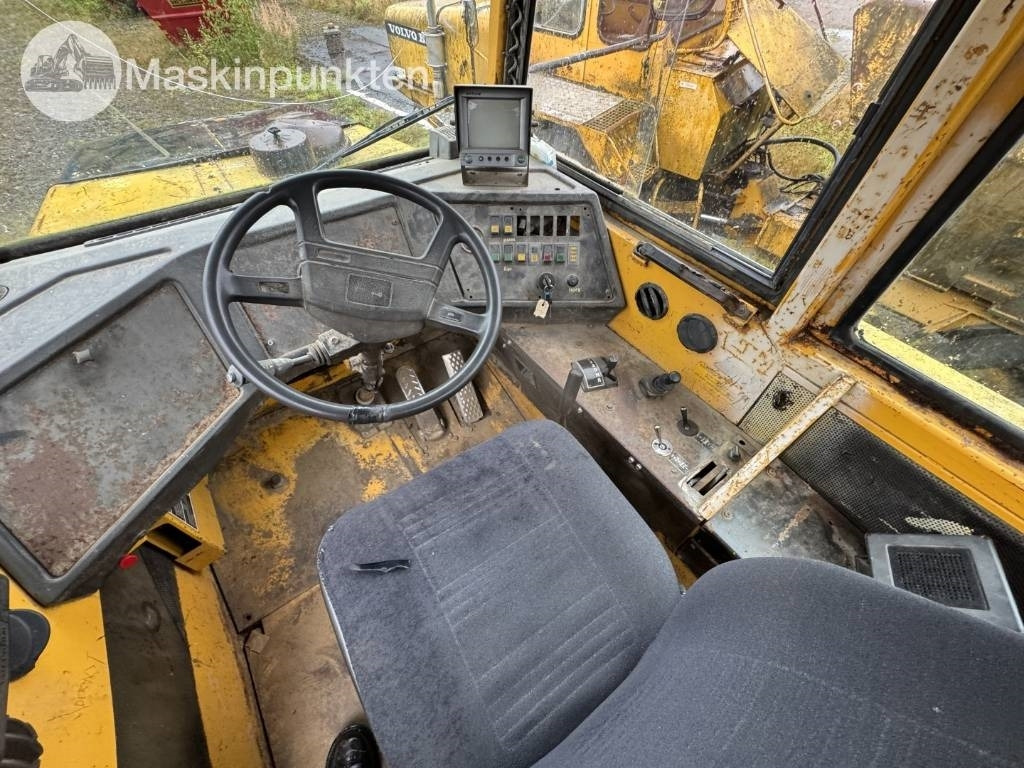 Zglobni kiper Volvo BM A 20: slika 48