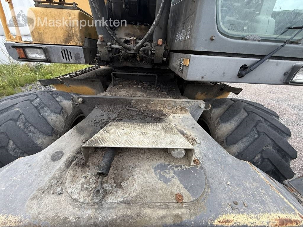 Bager točkaš Volvo EW 140 C: slika 31 Bager točkaš Volvo EW 140 C: slika 31