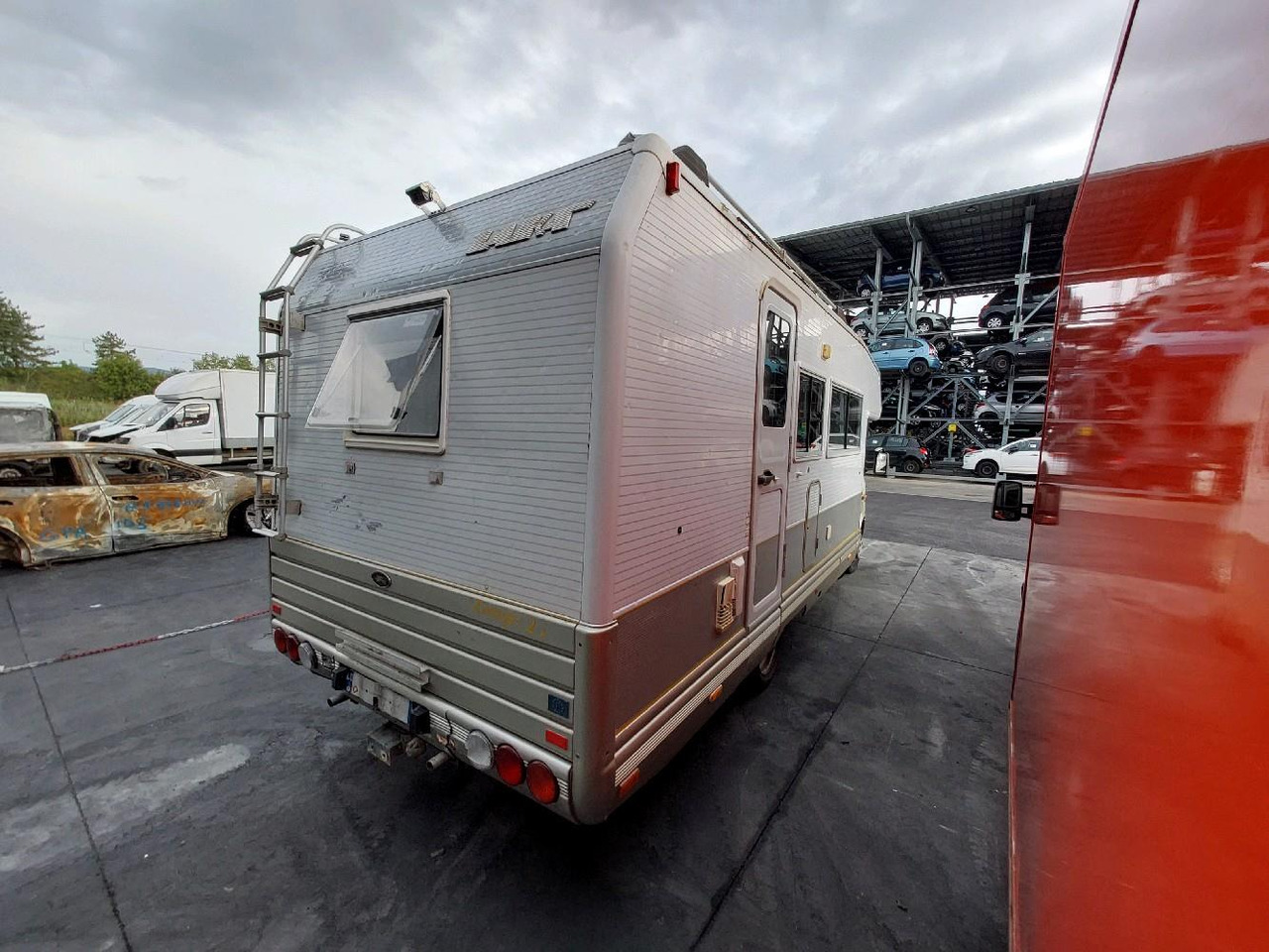 IVECO LAIKA 35.12 CAMPING 122 - Alkoven kamper: slika 4 IVECO LAIKA 35.12 CAMPING 122 - Alkoven kamper: slika 4