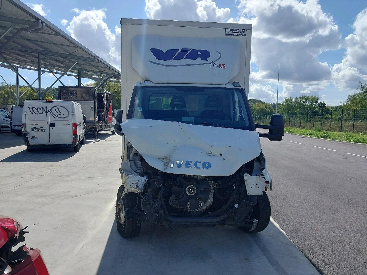 IVECO PORTEUR 65C14N - Dostavno vozilo sa zatvorenim sandukom: slika 2 IVECO PORTEUR 65C14N - Dostavno vozilo sa zatvorenim sandukom: slika 2