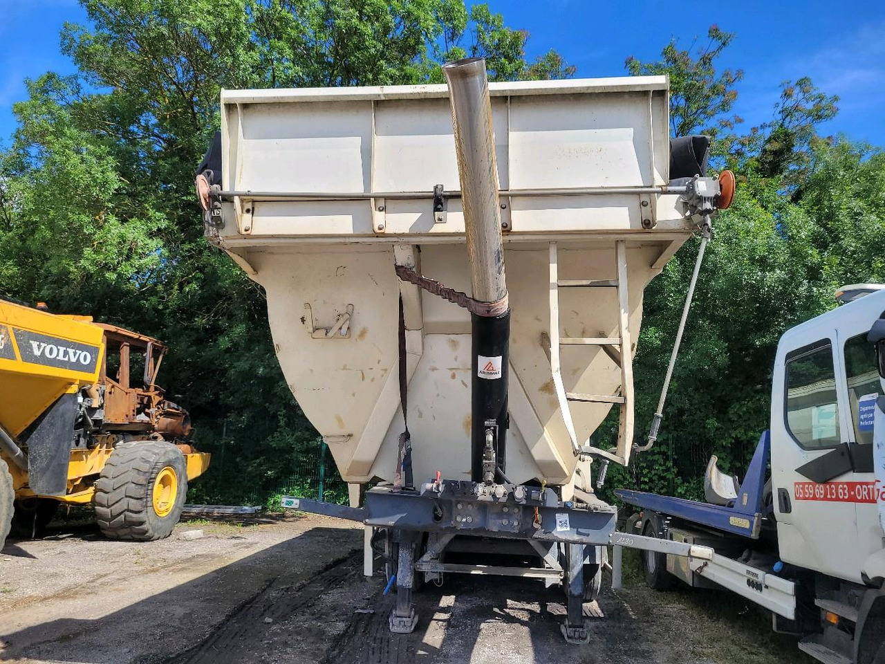 LOUAULT BENNE TP SR39 - Poluprikolica istovarivača: slika 2 LOUAULT BENNE TP SR39 - Poluprikolica istovarivača: slika 2