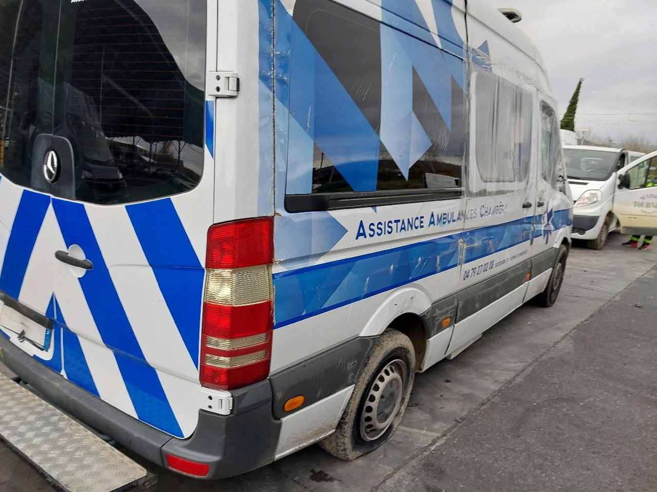 MERCEDES SPRINTER II 313 2.2 CDI 130 - Vozilo hitne pomoći: slika 4 MERCEDES SPRINTER II 313 2.2 CDI 130 - Vozilo hitne pomoći: slika 4