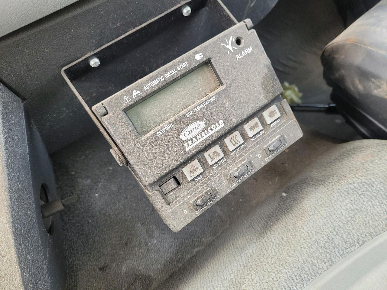 Kamion sa golom šasijom i zatvorenom kabinom RENAULT D12: slika 18 Kamion sa golom šasijom i zatvorenom kabinom RENAULT D12: slika 18