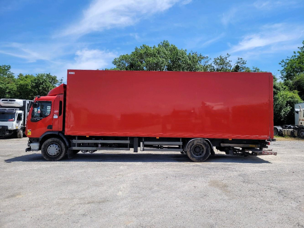 Kamion sa zatvorenim sandukom RENAULT D19 WIDE: slika 8