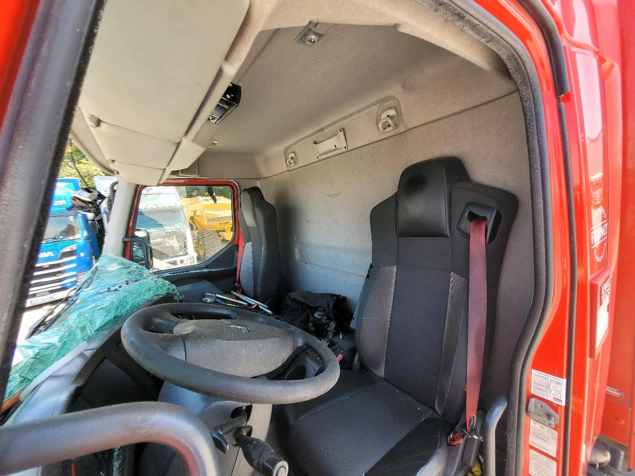 Kamion sa zatvorenim sandukom RENAULT D19 WIDE: slika 10