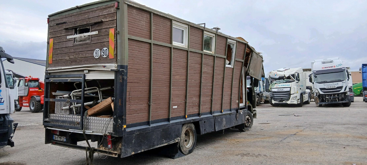 RENAULT M180 PORTEUR BETAILLERE - Kamion za prevoz konja: slika 4 RENAULT M180 PORTEUR BETAILLERE - Kamion za prevoz konja: slika 4