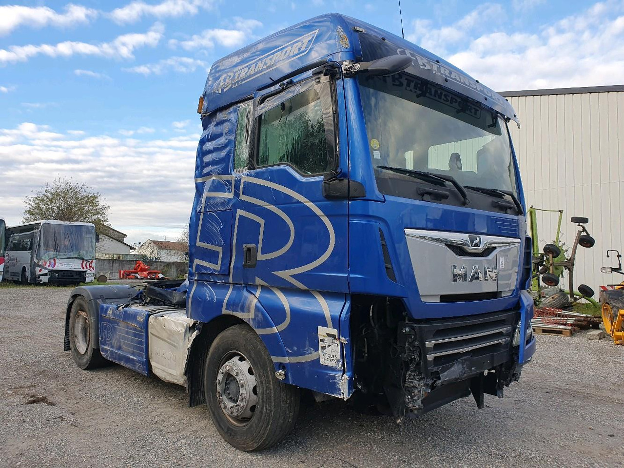 MN 19.470 - Tegljač: slika 1 MN 19.470 - Tegljač: slika 1