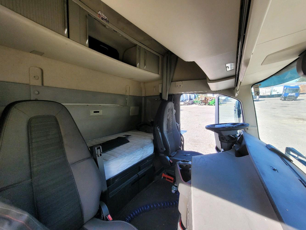 Lizing VOLVO FH 500 GLOBETROTTER VOLVO FH 500 GLOBETROTTER: slika 11 Lizing VOLVO FH 500 GLOBETROTTER VOLVO FH 500 GLOBETROTTER: slika 11