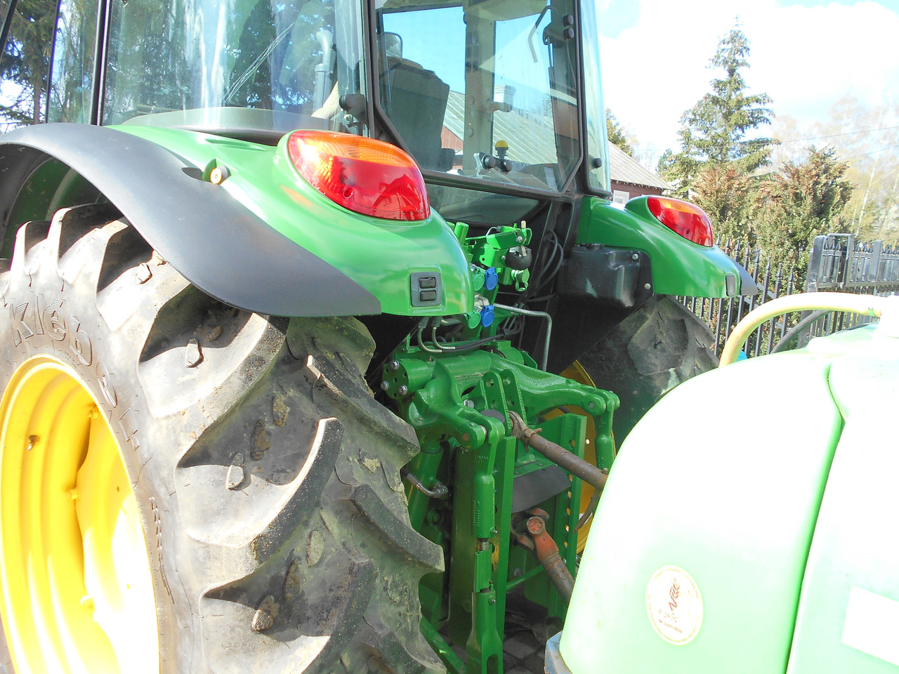 John Deere 5115M - Traktor: slika 4 John Deere 5115M - Traktor: slika 4