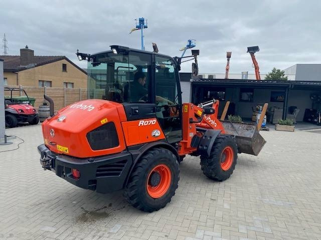 Kubota R 070 - Utovarivač točkaš: slika 1 Kubota R 070 - Utovarivač točkaš: slika 1
