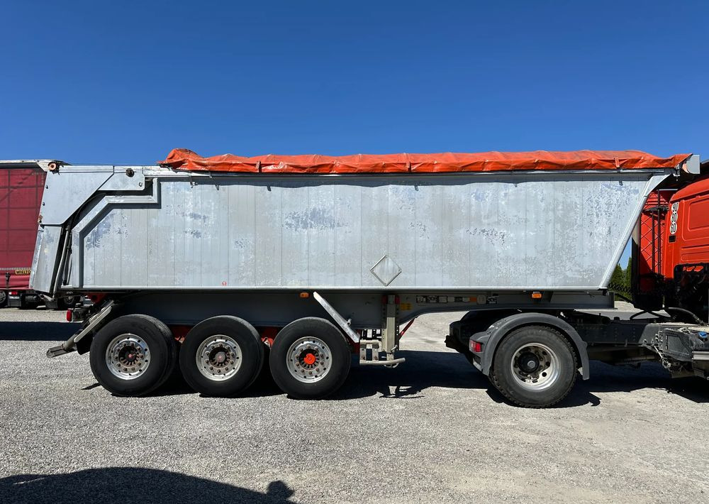 Benalu 25 m3 OSIE SAF HYDRAULICZNA KLAPA ELEKRYCZNY DACH - Poluprikolica istovarivača: slika 4 Benalu 25 m3 OSIE SAF HYDRAULICZNA KLAPA ELEKRYCZNY DACH - Poluprikolica istovarivača: slika 4