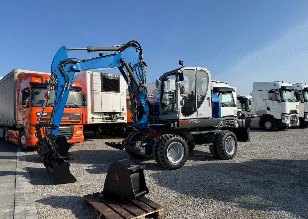 Wacker Neuson 9503-2 TRZY ŁYŻKI - Bager točkaš: slika 3 Wacker Neuson 9503-2 TRZY ŁYŻKI - Bager točkaš: slika 3