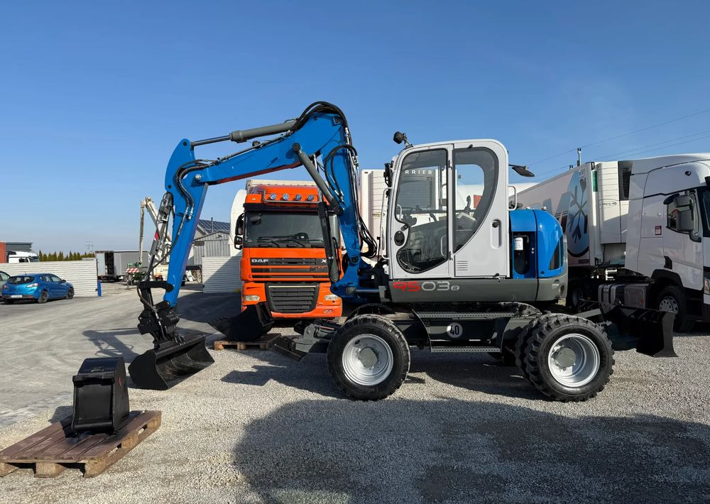 Wacker Neuson 9503-2 TRZY ŁYŻKI - Bager točkaš: slika 4 Wacker Neuson 9503-2 TRZY ŁYŻKI - Bager točkaš: slika 4