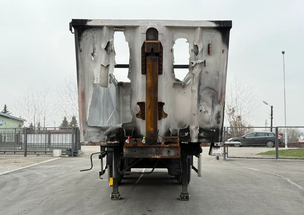 Wielton 42 m3 OSIE SAF USZKODZONY - Poluprikolica istovarivača: slika 2 Wielton 42 m3 OSIE SAF USZKODZONY - Poluprikolica istovarivača: slika 2