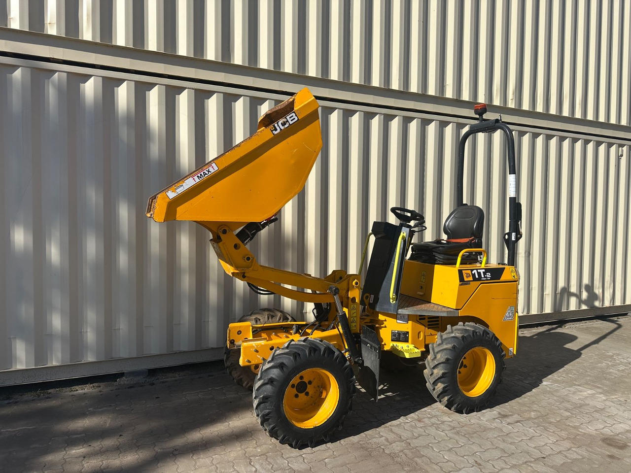 JCB 1T-2 High Tip Dumper, 440 Bh, 1.000 KG - Mini kiper: slika 2 JCB 1T-2 High Tip Dumper, 440 Bh, 1.000 KG - Mini kiper: slika 2
