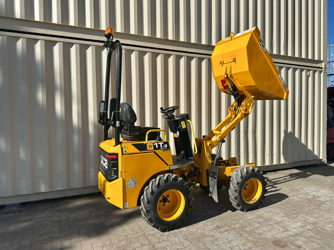 JCB 1T-2 High Tip Dumper, 674 Bh, 1.000 KG - Mini kiper: slika 4 JCB 1T-2 High Tip Dumper, 674 Bh, 1.000 KG - Mini kiper: slika 4