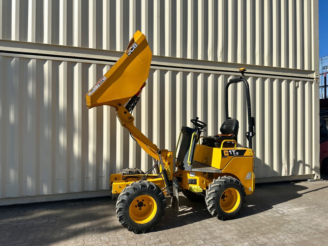 JCB 1T-2 High Tip Dumper, 676 Bh, 1.000 KG - Mini kiper: slika 3 JCB 1T-2 High Tip Dumper, 676 Bh, 1.000 KG - Mini kiper: slika 3
