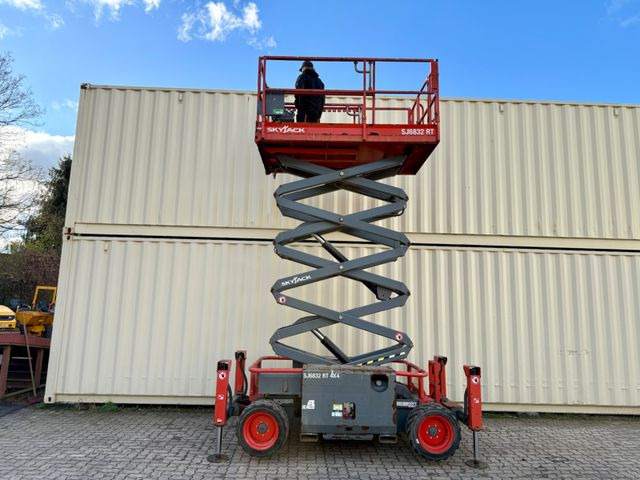 Skyjack SJ6832RT 4x4 Diesel, 11.8 Meter, 1.182 H - Lift u obliku makaza: slika 1 Skyjack SJ6832RT 4x4 Diesel, 11.8 Meter, 1.182 H - Lift u obliku makaza: slika 1