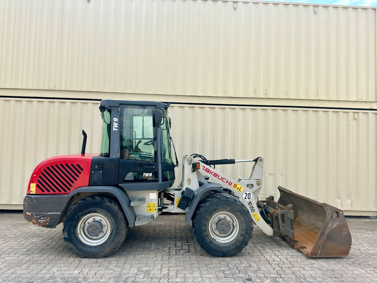 Takeuchi TW9 /4.800 KG /Deutsche Maschine /Gabel+Schaufel - Utovarivač točkaš: slika 4 Takeuchi TW9 /4.800 KG /Deutsche Maschine /Gabel+Schaufel - Utovarivač točkaš: slika 4