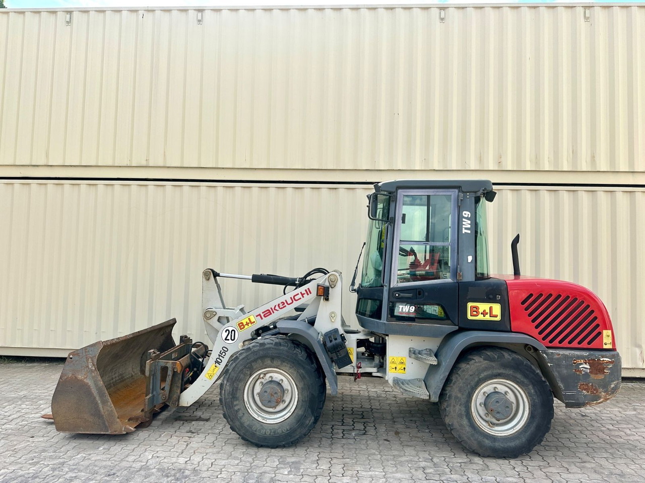 Takeuchi TW9 /4.800 KG /Deutsche Maschine /Gabel+Schaufel - Utovarivač točkaš: slika 2 Takeuchi TW9 /4.800 KG /Deutsche Maschine /Gabel+Schaufel - Utovarivač točkaš: slika 2
