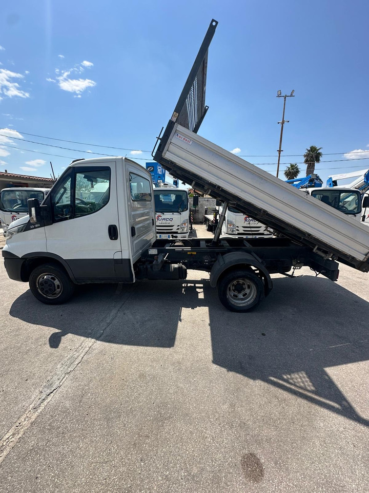 IVECO DAILY 35C12 - Istovarivač: slika 3 IVECO DAILY 35C12 - Istovarivač: slika 3