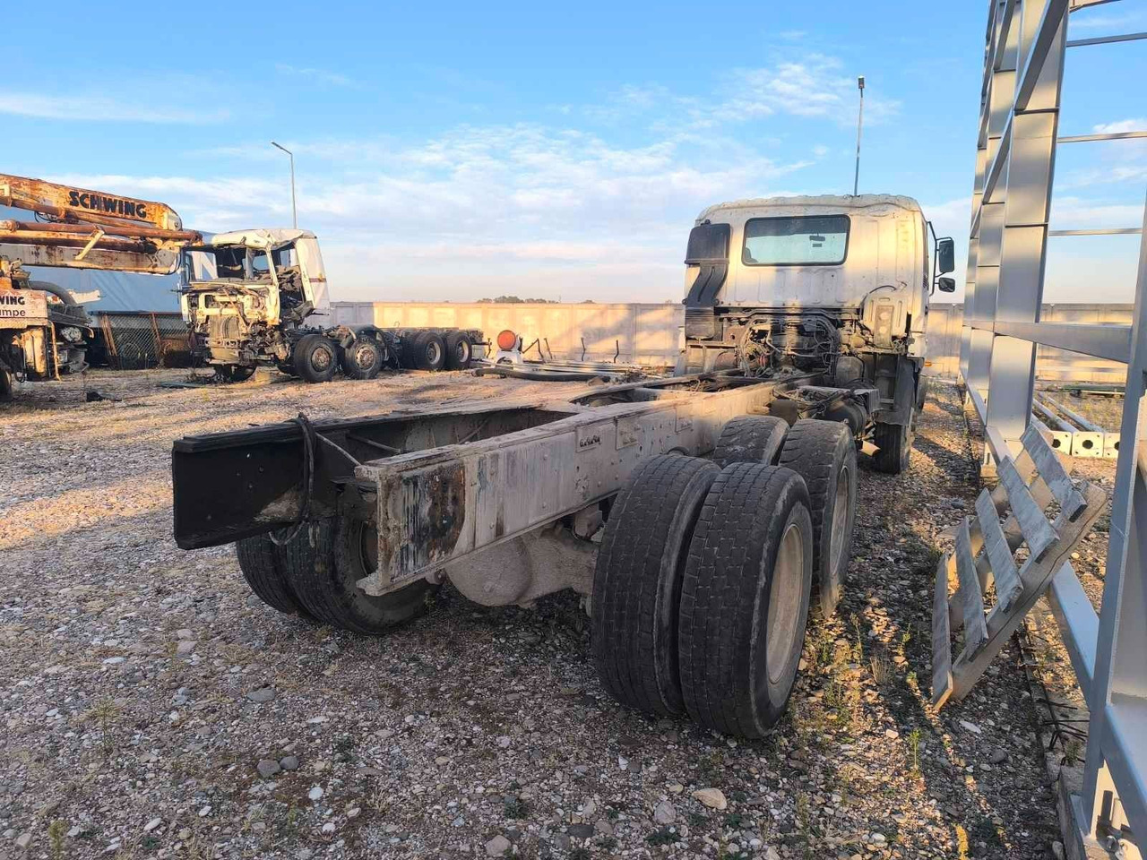 Isuzu 2.8 CXZ 81 - Kamion sa golom šasijom i zatvorenom kabinom: slika 5 Isuzu 2.8 CXZ 81 - Kamion sa golom šasijom i zatvorenom kabinom: slika 5