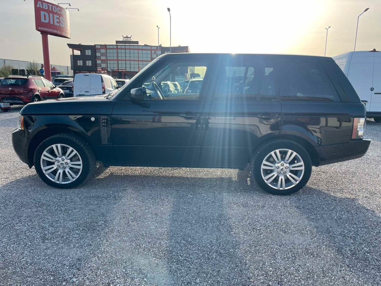 Land Rover Range Rover Vogue 4.4 TDV8 - SUV: slika 4 Land Rover Range Rover Vogue 4.4 TDV8 - SUV: slika 4