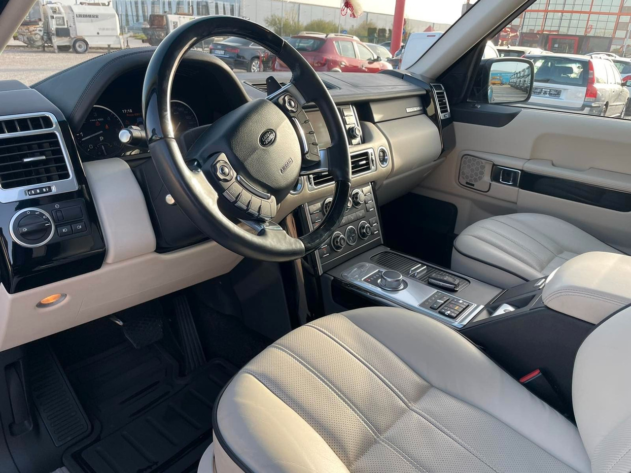 SUV Land Rover Range Rover Vogue 4.4 TDV8: slika 16