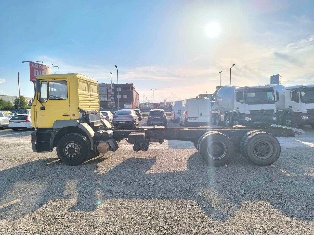 MAN 26.310 - Kamion sa golom šasijom i zatvorenom kabinom: slika 4 MAN 26.310 - Kamion sa golom šasijom i zatvorenom kabinom: slika 4