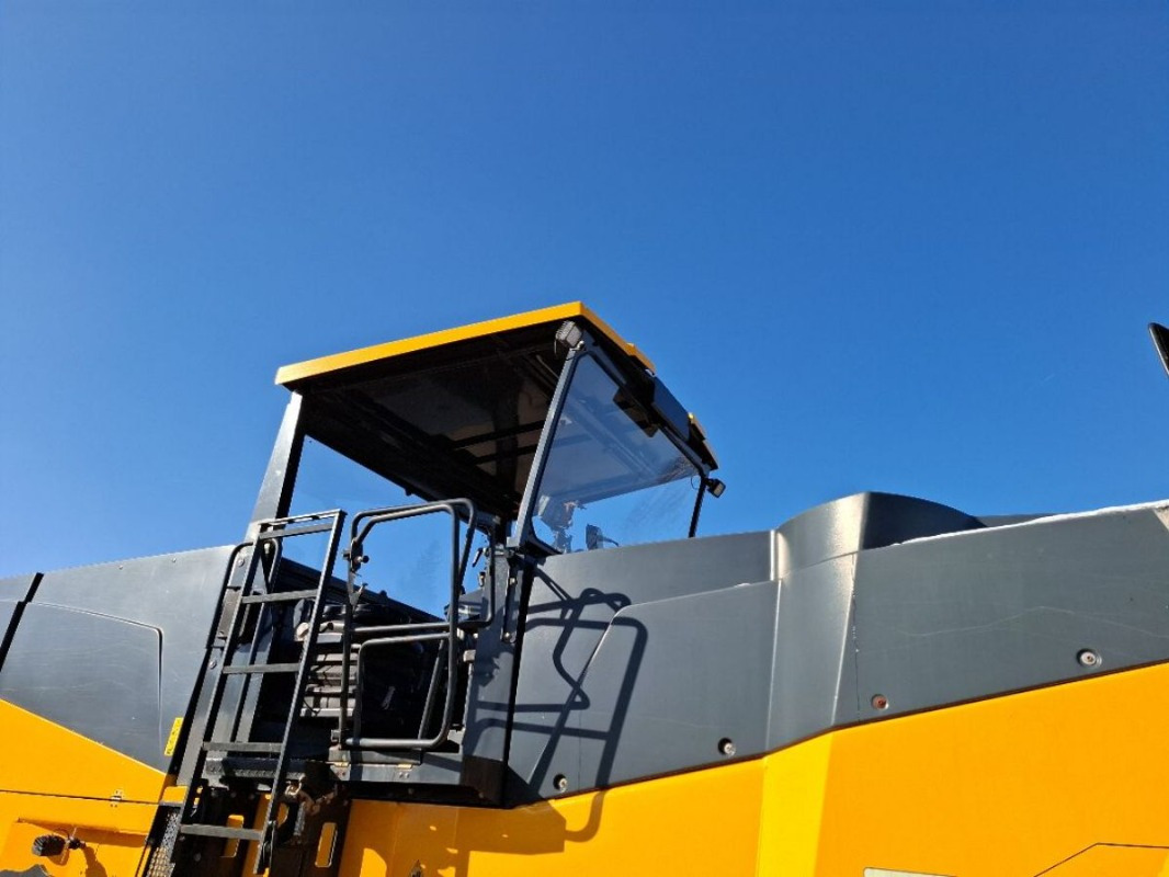 Lizing BOMAG DE BM 2200/75  Stage IV/Tier 4f BOMAG DE BM 2200/75  Stage IV/Tier 4f: slika 30