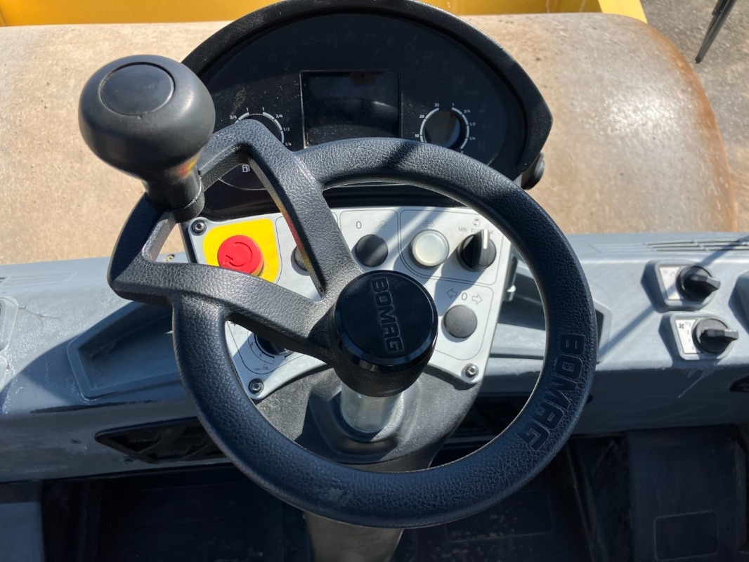 Novu Valjak za puteve BOMAG DE BW 161 AD-5  Stage IIIb/Tier 4i: slika 11