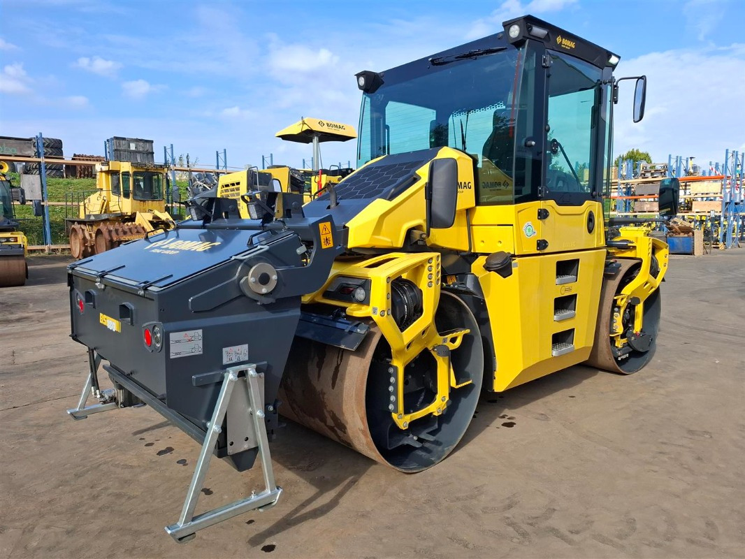 Valjak za puteve BOMAG DE BW 174 AP-5 AM Hybrid Stage V/Tier 4f: slika 19