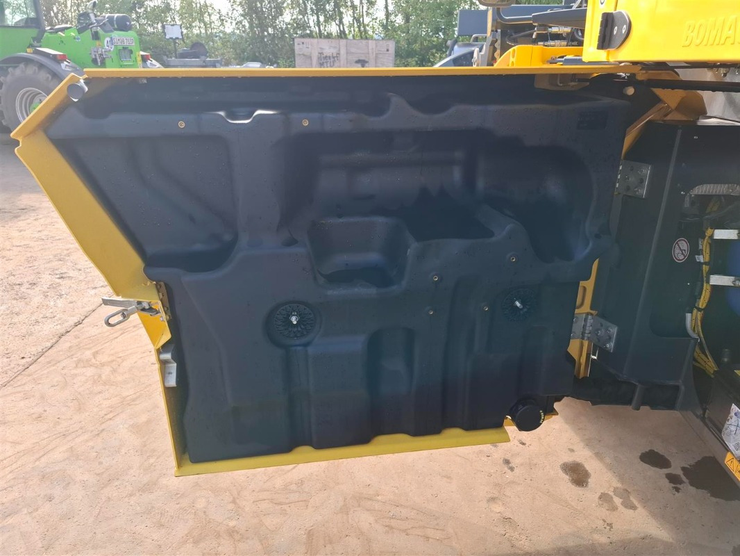 Valjak za puteve BOMAG DE BW 174 AP-5 AM Hybrid Stage V/Tier 4f: slika 8