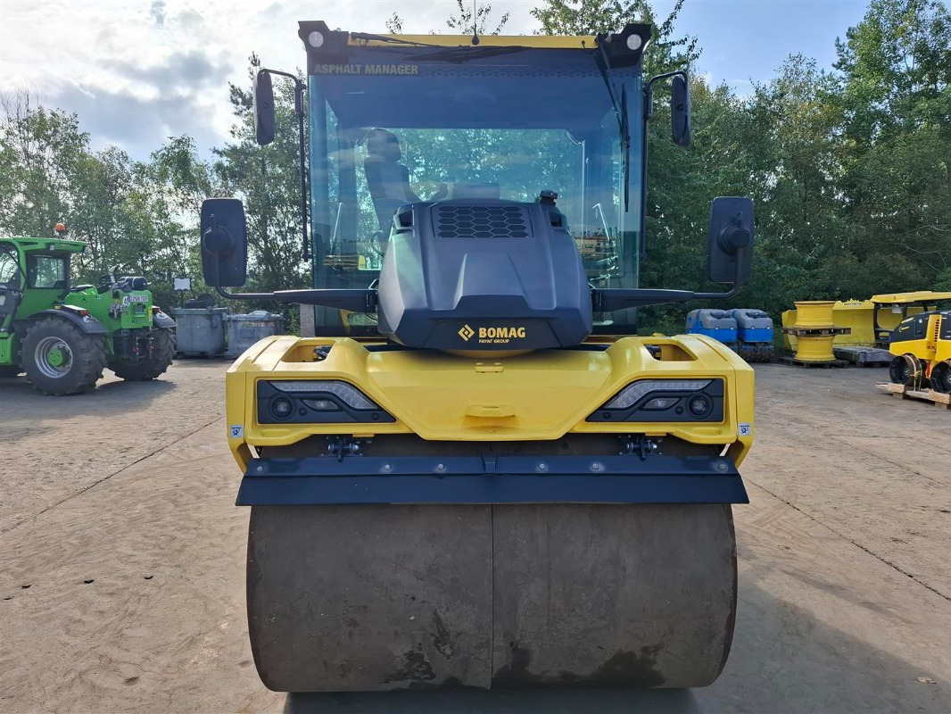 Valjak za puteve BOMAG DE BW 174 AP-5 AM Hybrid Stage V/Tier 4f: slika 17