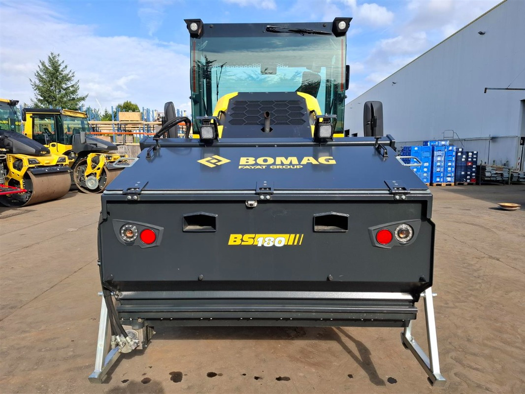 Valjak za puteve BOMAG DE BW 174 AP-5 AM Hybrid Stage V/Tier 4f: slika 16